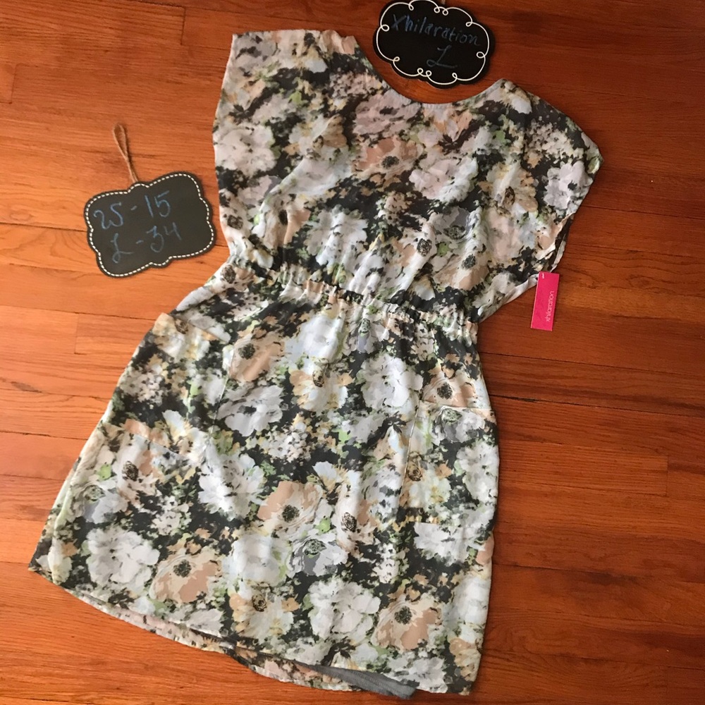 NWT Floral Dress with Double Pockets!